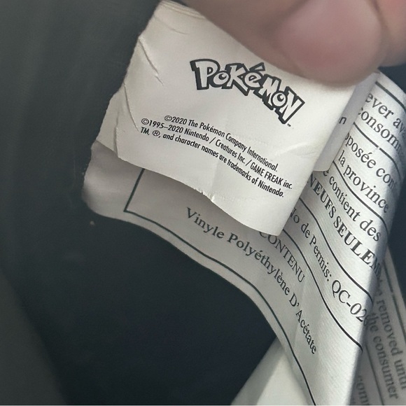 Loungefly Black and Red Crossbody Bag with Modern Design - Picture 4 of 7